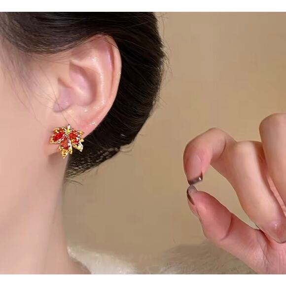 Clip on 1/2" comfort fit coil brown stone leaf earrings - Picture 3 of 4